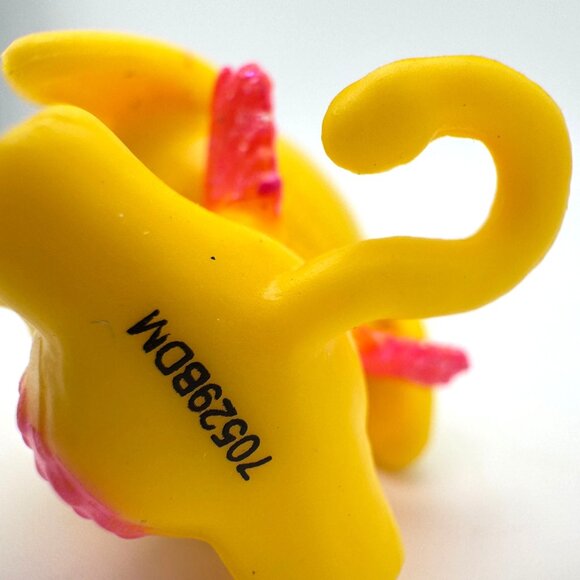 Hatchimals Colleggtibles Season 1 Yellow Elefly Elephant Figure Pink Wings 1.5" - Picture 2 of 8